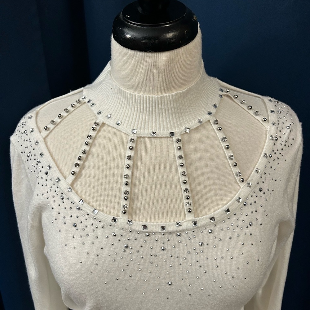 ❄️Embellished White Sweater❄️ - Picture 2 of 3